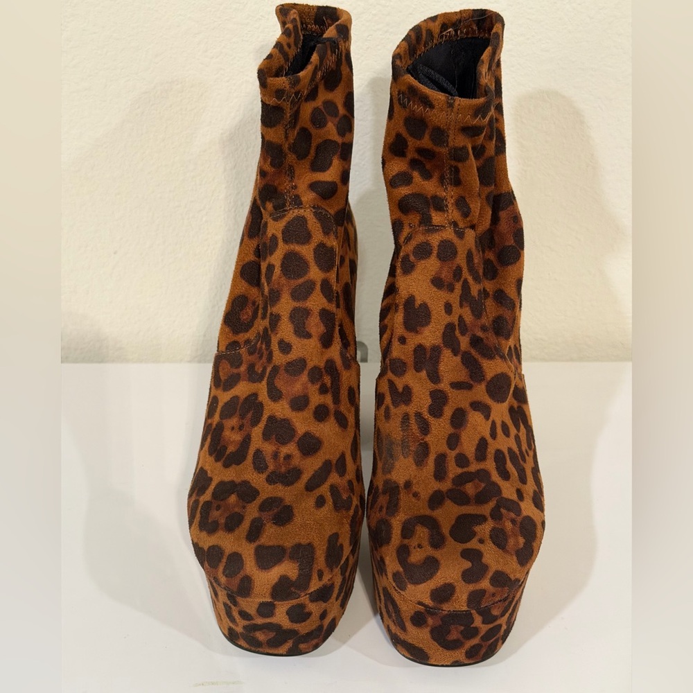 Forever 21 Leopard Print Ankle Booties in Brown and Black